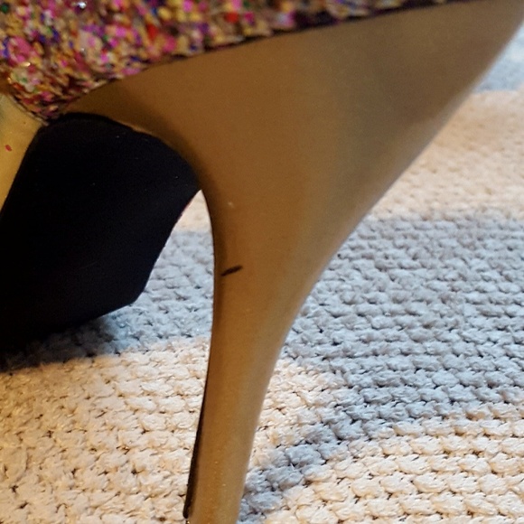 Carlos Sparkly 👠👠 - Picture 6 of 6